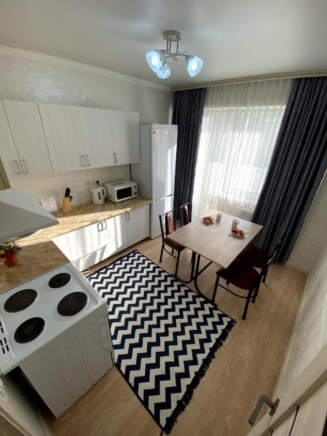Medinahotelkz, #3, До Арбата 15 Мин Пешком, Halal Alma-Ata Buitenkant foto